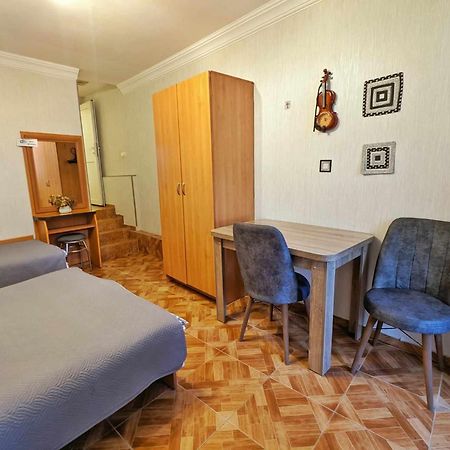 Paata'S Guesthouse 보르조미 외부 사진